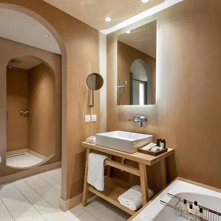 إيجلز بالاس 5*